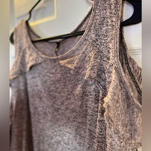 Women’s No-Shoulder Frill Blouse